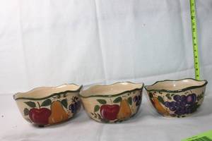 lot 140 image: Set of 3 Hand-Painted Ceramic Mixing Bowls with Fruit Motif