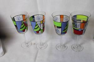 lot 149 image: Set of 4 Colorful Stained Glass Pattern Wine Glasses