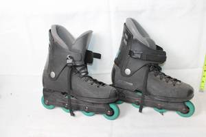 lot 154 image: Rollerblade TRS Inline Skates with Green Wheels