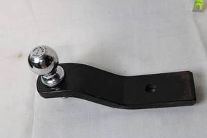 lot 176 image: Heavy Duty Steel Trailer Hitch Ball Mount with Chrome Ball
