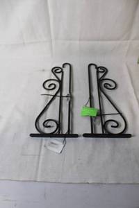 lot 187 image: Pair of Black Iron Wall Brackets with Hardware