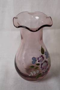 lot 222 image: Vintage Hand-Painted Purple Glass Vase with Floral Motif