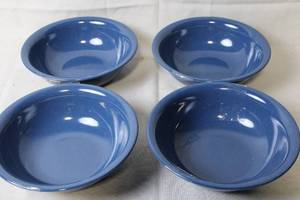 lot 227 image: Set of 4 Blue Enamelware Bowls