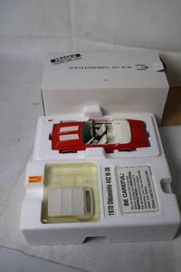 lot 267 image: 1970 Oldsmobile 442 W-30 Die-Cast Model Car in Box