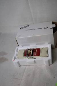 lot A-270 image: Danbury Mint 1960 Chevrolet Impala Convertible Diecast Model