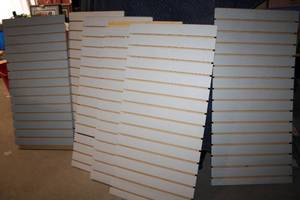 lot 277 image: Lot of 15 White Slatwall Panels