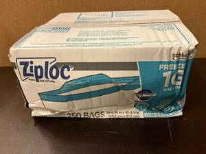 lot 76 image: Ziploc Gallon Freezer Bags
