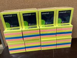 lot 131 image: Bright Pop-Up Sticky Notes