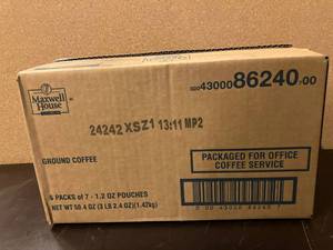 lot 118 image: Maxwell House Coffee Packets