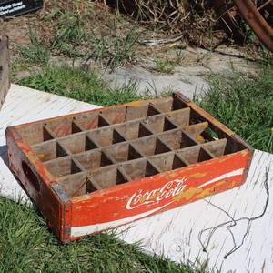 lot 110 image: VINTAGE COCA COLA WOODEN CRATE