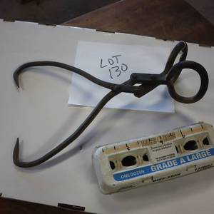 lot 130 image: VINTAGE ICE BLOCK HOOK (or for hay)