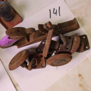 lot 141 image: Vintage casters set and an old planer
