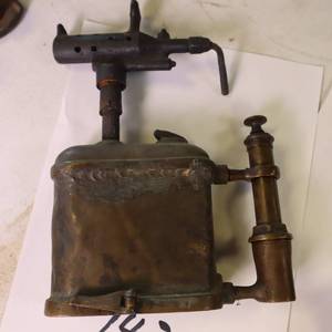 lot 142 image: Vintage brass torch