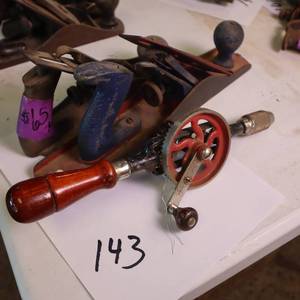 lot 143 image: 2 Vintage Planers and a hand drill