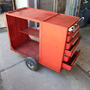 KENNEDY ROLLING TOOL BOX ** WITH DRAWERS ** BIG WHEELS!