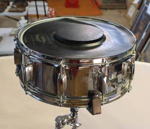 lot 10 image: SNARE DRUM  WITH STAND  14 HEAD  MAPEX