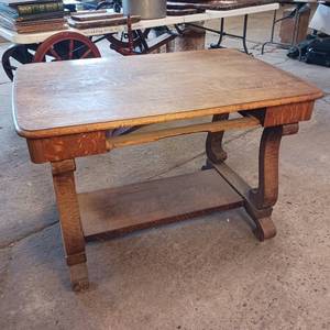 lot 13 image: VINTAGE OAK TABLE
