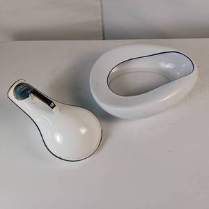 lot 40 image: JONES VINTAGE ENAMAL HOSPITAL SURGICAL WARE
