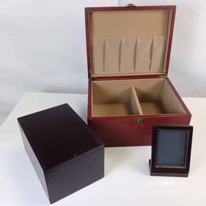 lot 44 image: Cremation Urn (NIB)