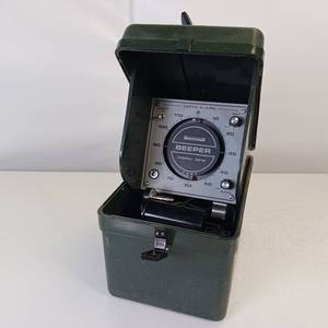 lot 47 image: Beeper model 6010 Fish Finder