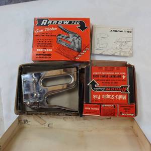 lot 165 image: 50 YR OLD  NEW IN BOX  ARROW STAPLER