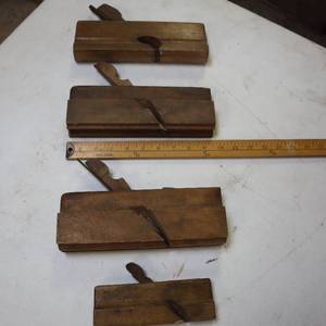 lot 154 image: LOT OF VINTAGE PLANERS  4 TOTAL