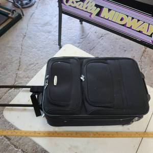 lot 159 image: CARRY ON LUGGAGE