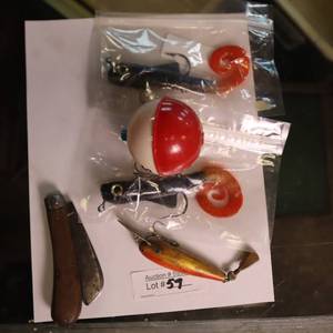 lot 59 image: ANOTHER VINTAGE  ASSORTMENT OF OLD TIME LURES LOT
