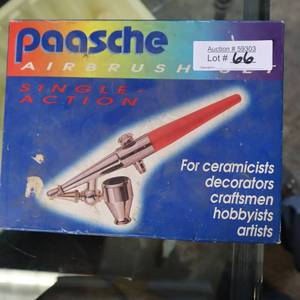 lot 66 image: Passche air brush in box