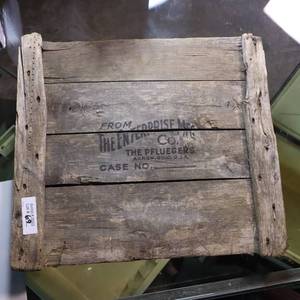 lot 69 image: ANTIQUE PFLUEGE FROM AKRON OH FROM THE ENTERPRISE MFG CO. TOTE TOP