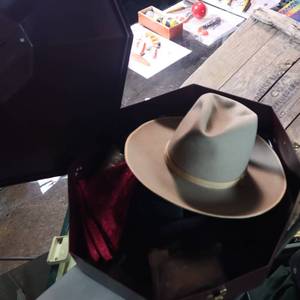lot 70 image: USA made Western hat w case.