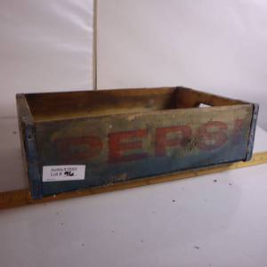lot 96 image: VINTAGE PEPSI WOODEN CRATE