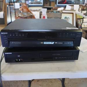 lot 149 image: 2 Players  one is CD and the other is CDDVD
