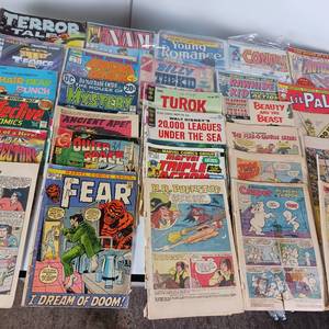 lot 190 image: OLDER LOT OF VINTAGE COMICS
