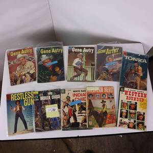 lot 198 image: LOT OF 10 WESTERN STYLE COMICS  GENE AUTRY