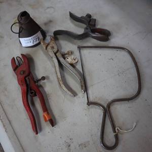 lot 178 image: LOT OF MISC TOOLS   COPING SAW  BRASS WELDING GROUND  STEWART HOG PLIERS