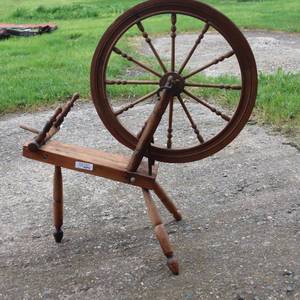 lot 224 image: Authentic Used Antique Spinning Wheel