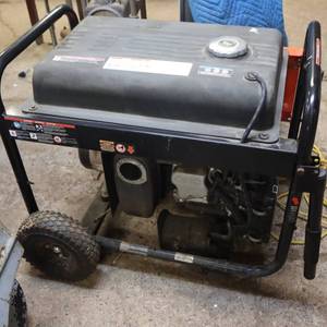 lot 8 image: Tested and runs well  GENERATOR  ARIENS  5K WATTS  SUBARU GAS MOTOR