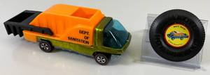 lot 3 image: 1969 REDLINE Hot Wheels The Heavy Weights Waste Wagon With Button