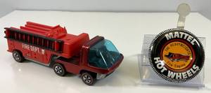 lot 4 image: 1969 REDLINE Hot Wheels The Heavy Weights Fire Engine With Button