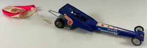 lot 19 image: 1971 REDLINE Hot Wheels  The Mongoose Rear Engine Dragster With Parachute Nice Condition