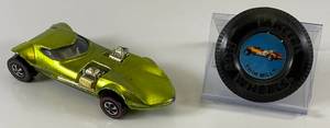 lot 64 image: 1968 REDLINE Hot Wheels Twinmill Transparent Apple Greedn With Button Nice Condition