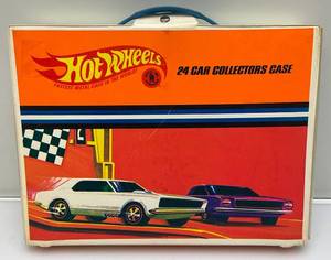 lot 167 image: 1967 Redlines Hot Wheels 24 Car Collectors Case With Original Vinyl Interior Covers