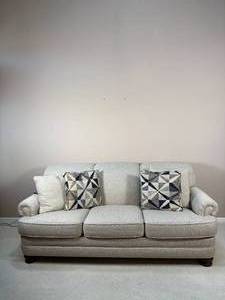 lot 19B image: Contemporary Grey Flexsteel Rolled Arm Sofa