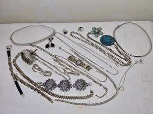 lot 66 image: Womens Vintage Costume Jewelry Collection - Silver