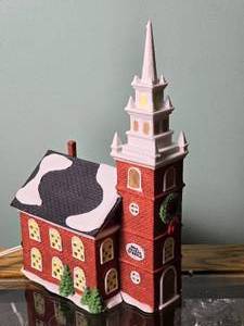 lot 85 image: Department 56 Christmas Village - The Heritage Village Collection - Old North Church