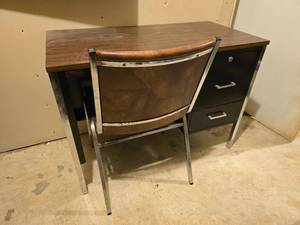 lot 83 image: MCM Aluminum Office Desk