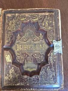 lot 13 image: Amazing Antique 1890 Handcolored Illuminated Bible - Norwegian  - Paul Gustave Dore