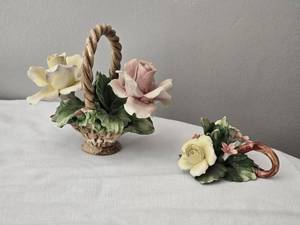 lot 42 image: Brilliant Capodimonte Fine Porcelain Flower Basket Pair