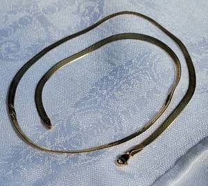 lot 47 image: 14K Yellow Gold 19 inch Necklace, 7 grams as